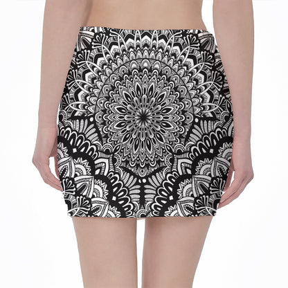 White And Black Mandala Print Pencil Mini Skirt