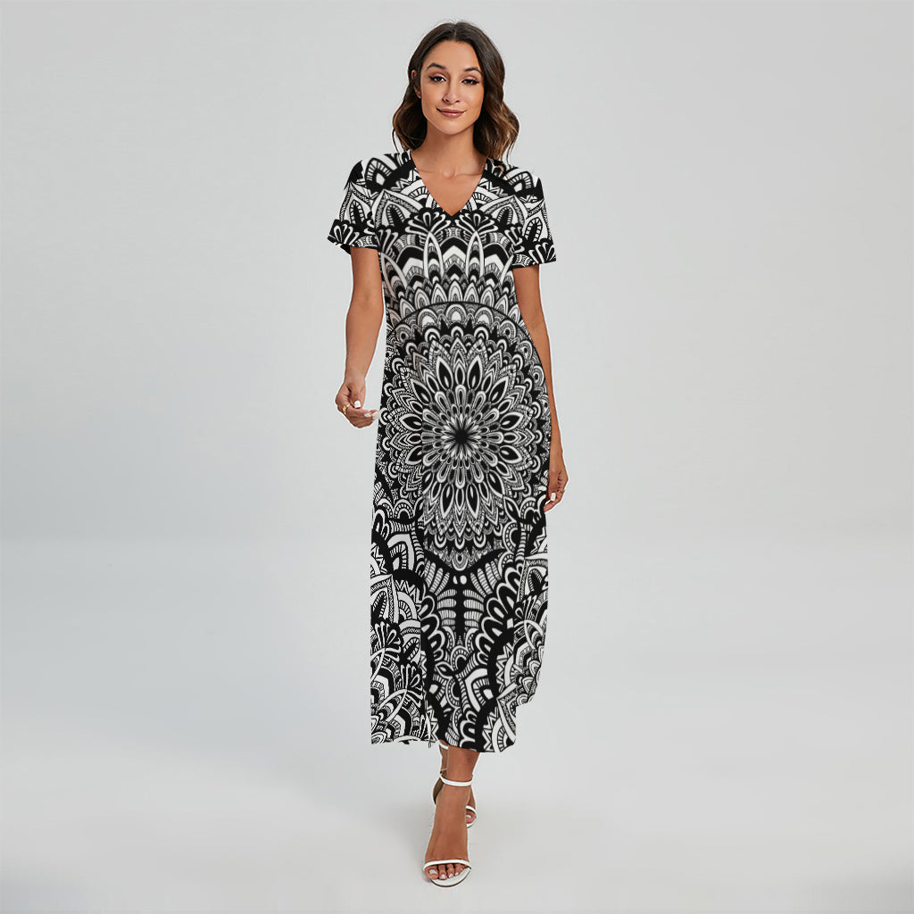White And Black Mandala Print Short Sleeve Maxi Dress