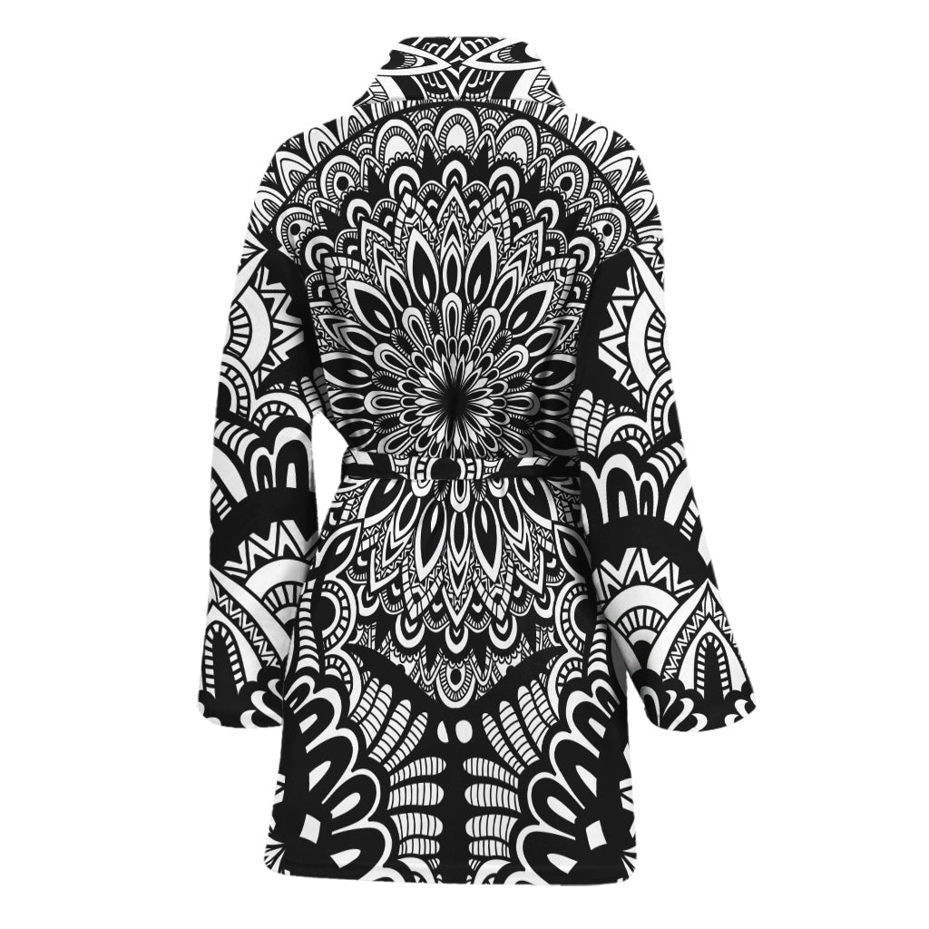 White And Black Mandala Print Women's Bathrobe