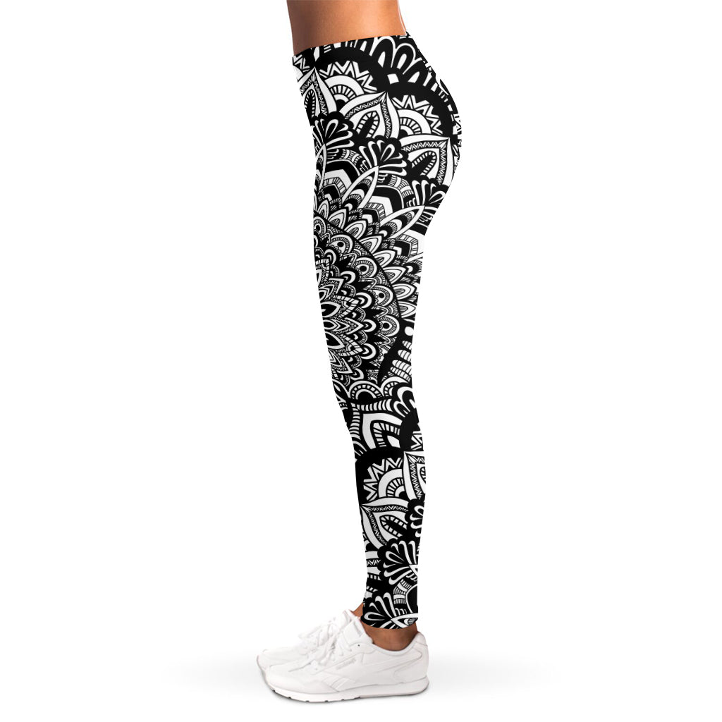 White And Black Mandala Print Women's Leggings