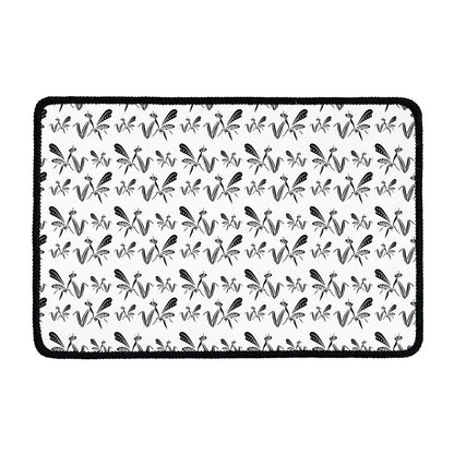 White And Black Mantis Pattern Print Kitchen Mat