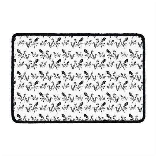 White And Black Mantis Pattern Print Kitchen Mat