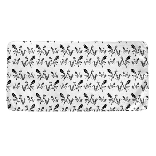 White And Black Mantis Pattern Print Towel