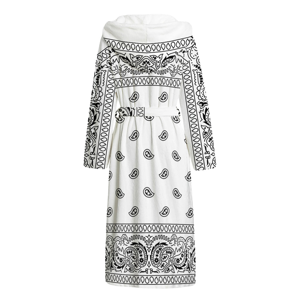 White And Black Paisley Bandana Print Hooded Bathrobe