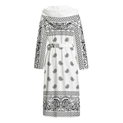 White And Black Paisley Bandana Print Hooded Bathrobe