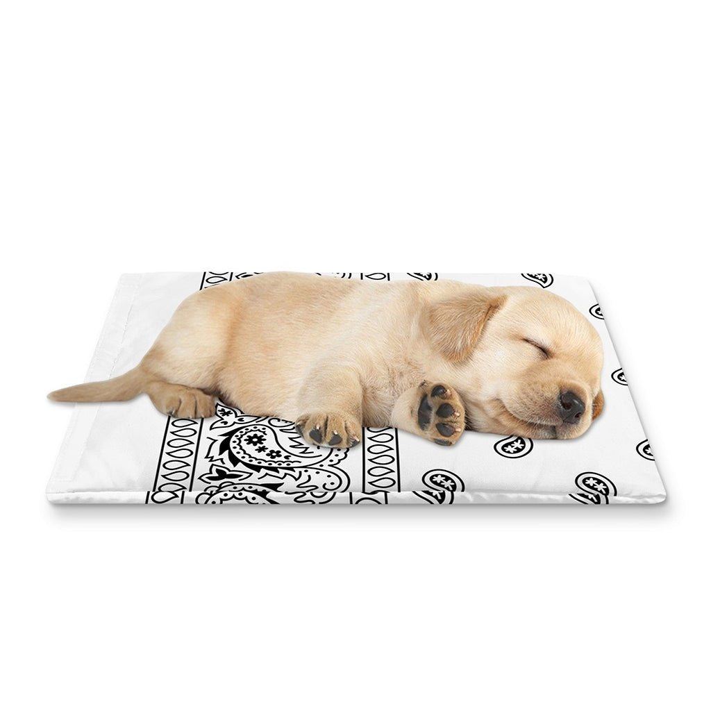 White And Black Paisley Bandana Print Pet Cooling Mat Cover
