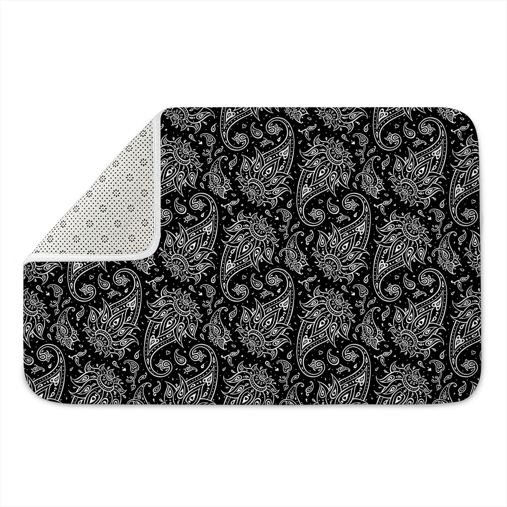 White And Black Paisley Pattern Print Indoor Door Mat