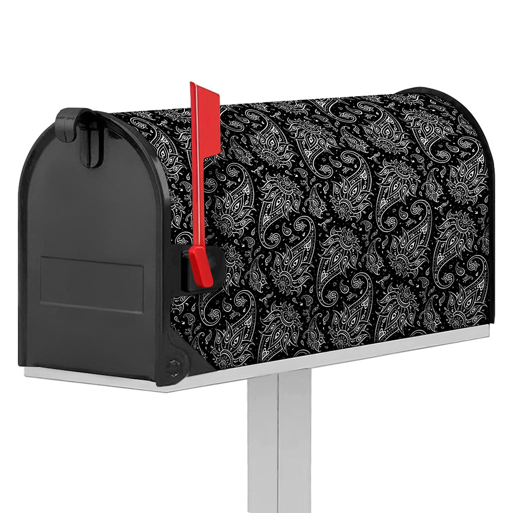 White And Black Paisley Pattern Print Mailbox Cover
