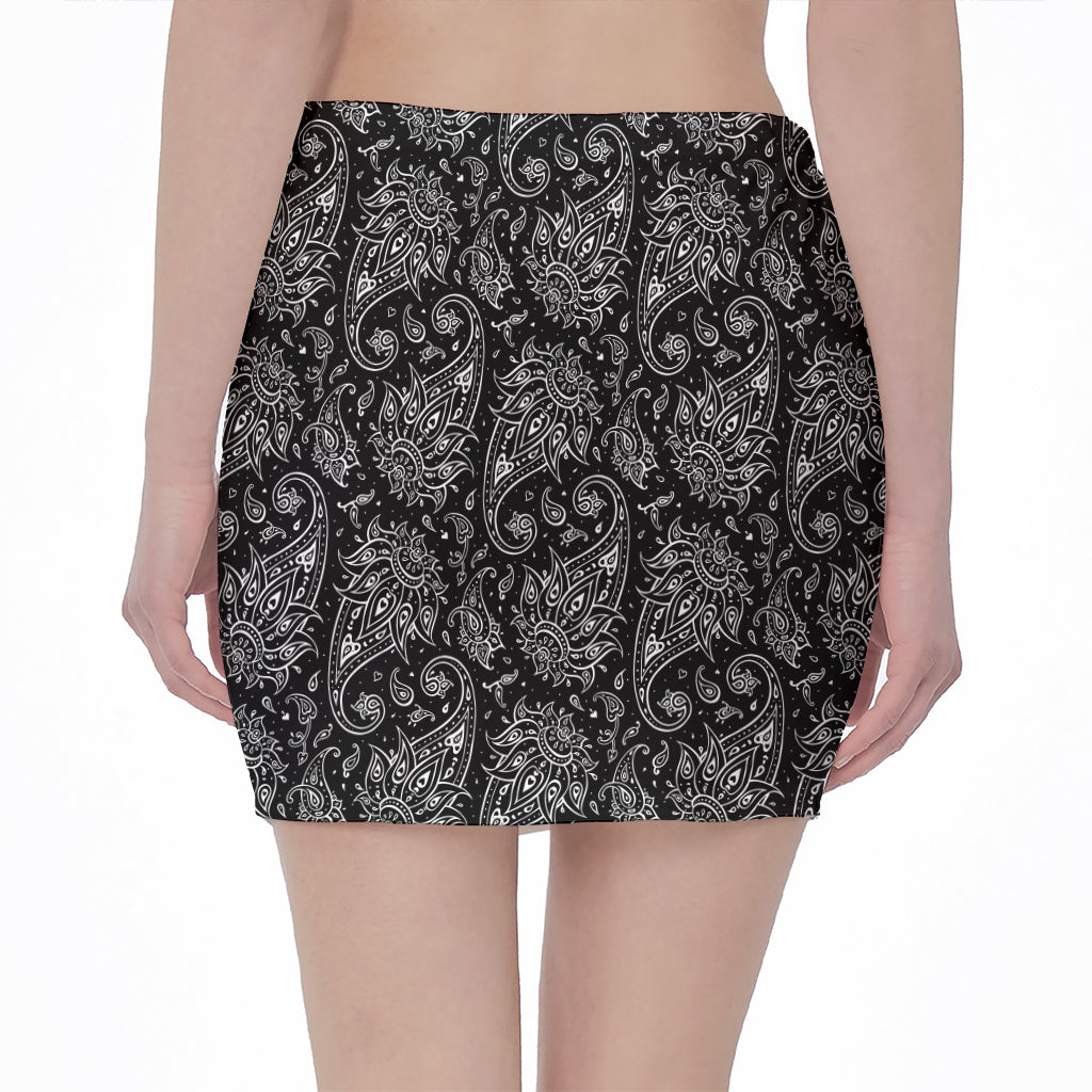 White And Black Paisley Pattern Print Pencil Mini Skirt