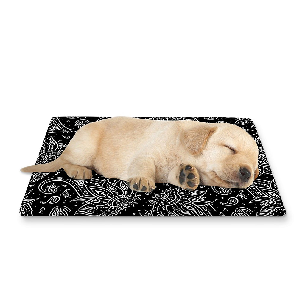 White And Black Paisley Pattern Print Pet Cooling Mat Cover