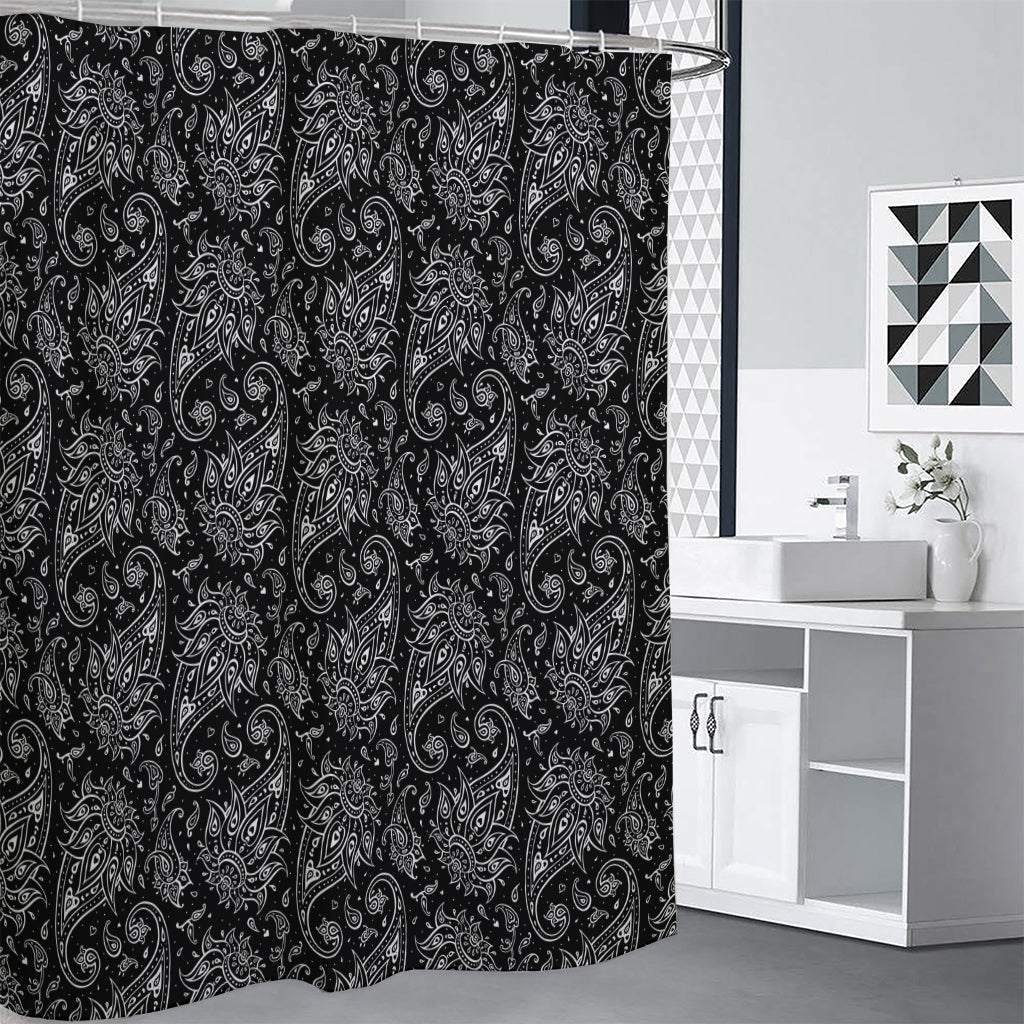 White And Black Paisley Pattern Print Shower Curtain