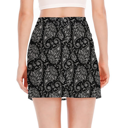 White And Black Paisley Pattern Print Side Slit Mini Skirt