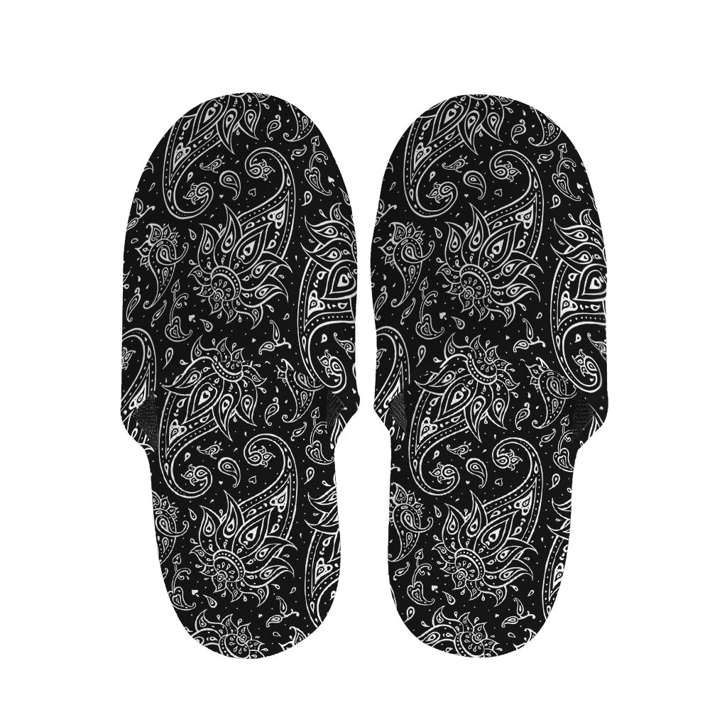 White And Black Paisley Pattern Print Slippers