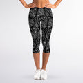 White And Black Paisley Pattern Print Women's Capri Leggings