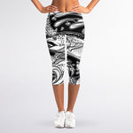 White And Black Pisces Sign Print Women's Capri Leggings