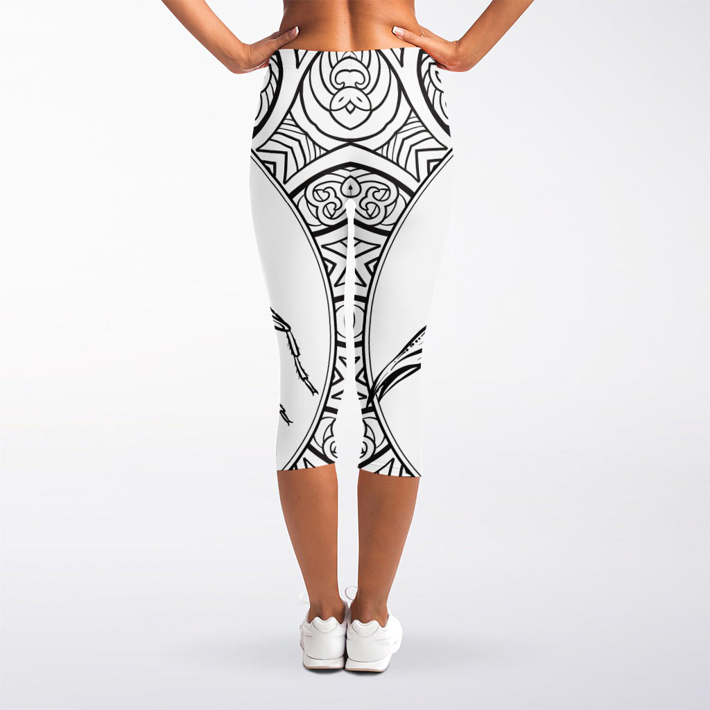 White And Black Scorpio Sign Print Women's Capri Leggings