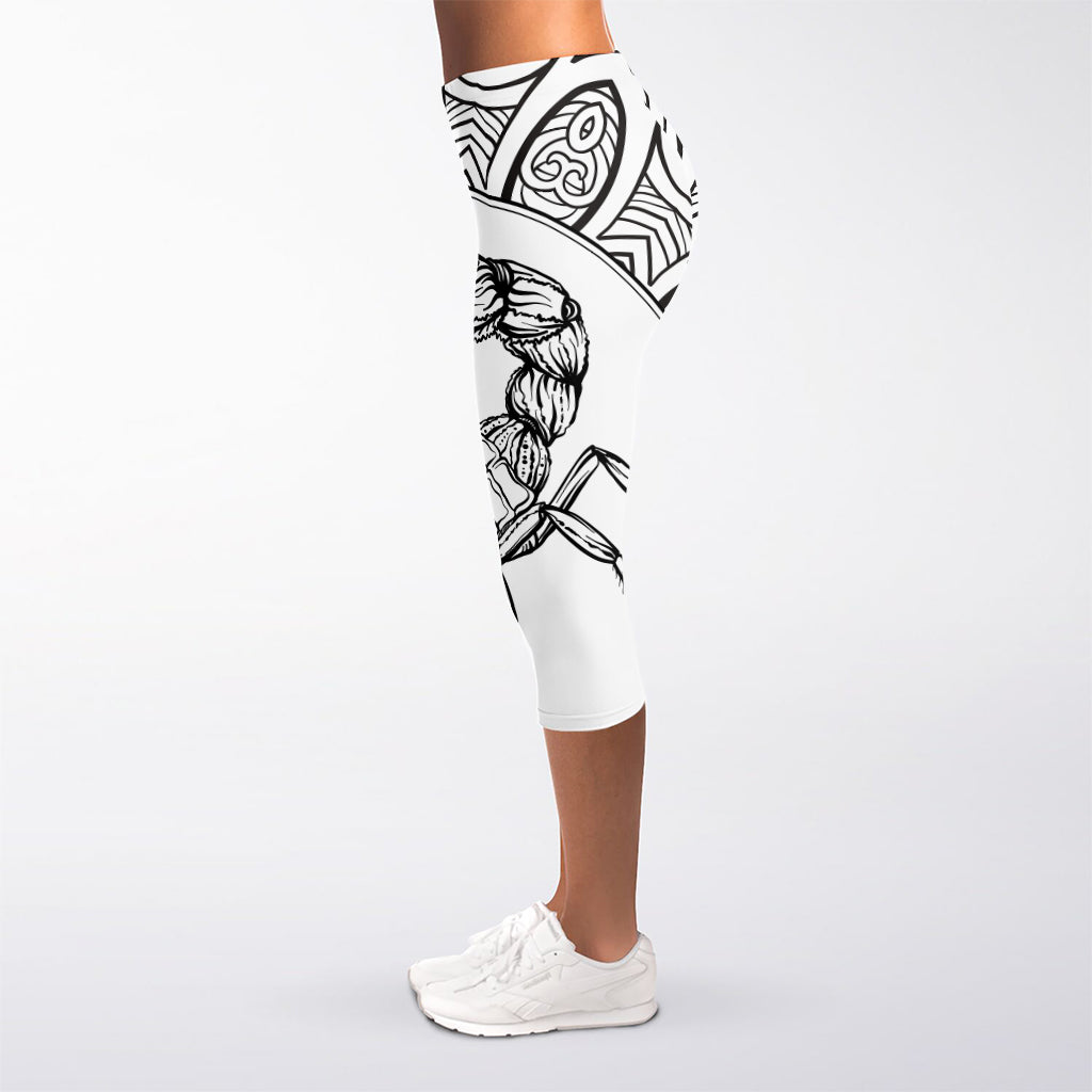 White And Black Scorpio Sign Print Women's Capri Leggings
