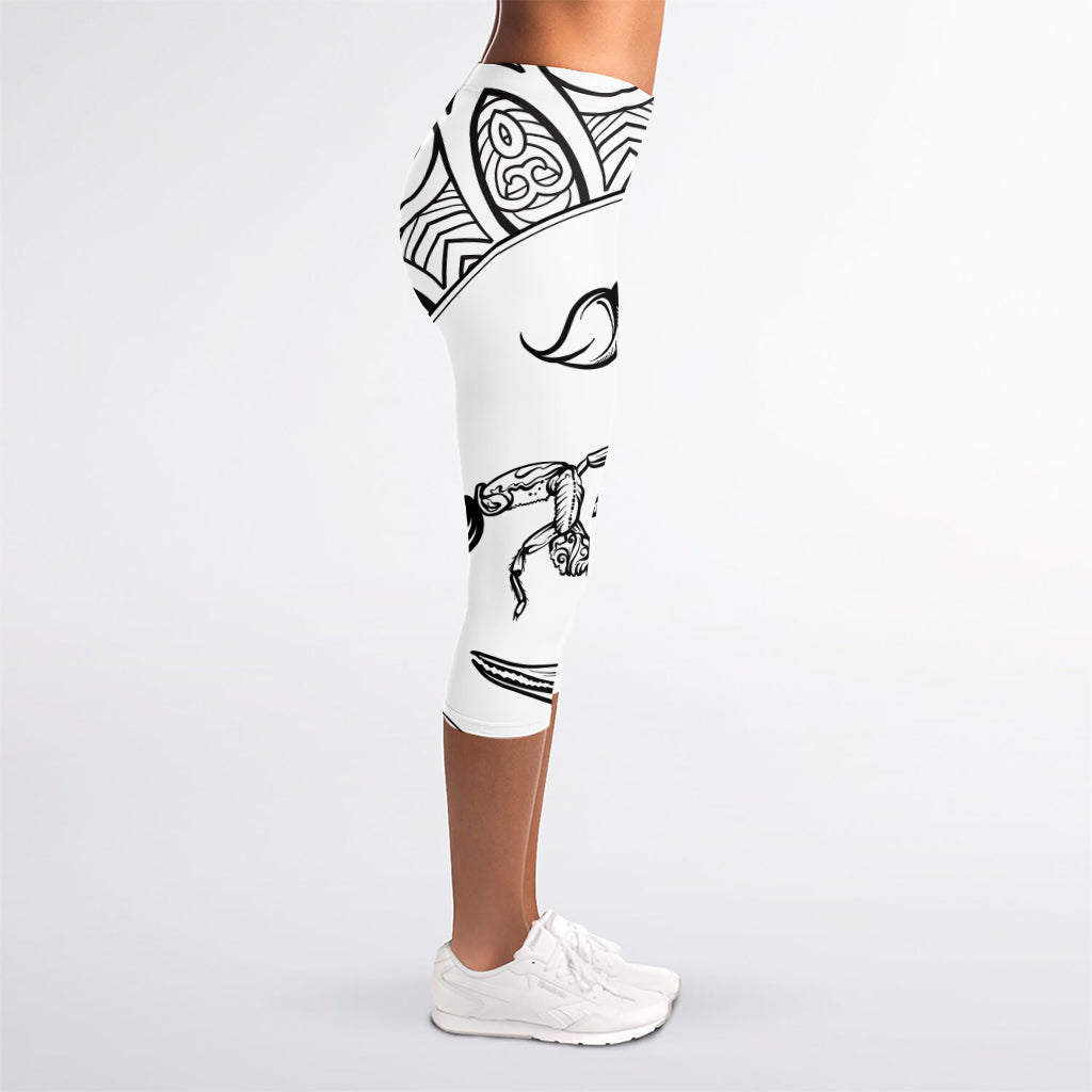 White And Black Scorpio Sign Print Women's Capri Leggings