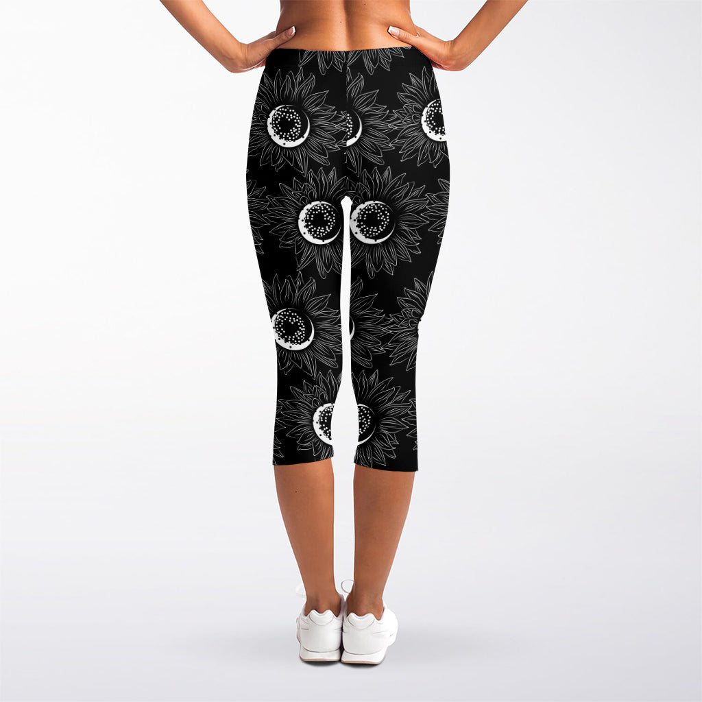 White And Black Sunflower Pattern Print Women's Capri Leggings
