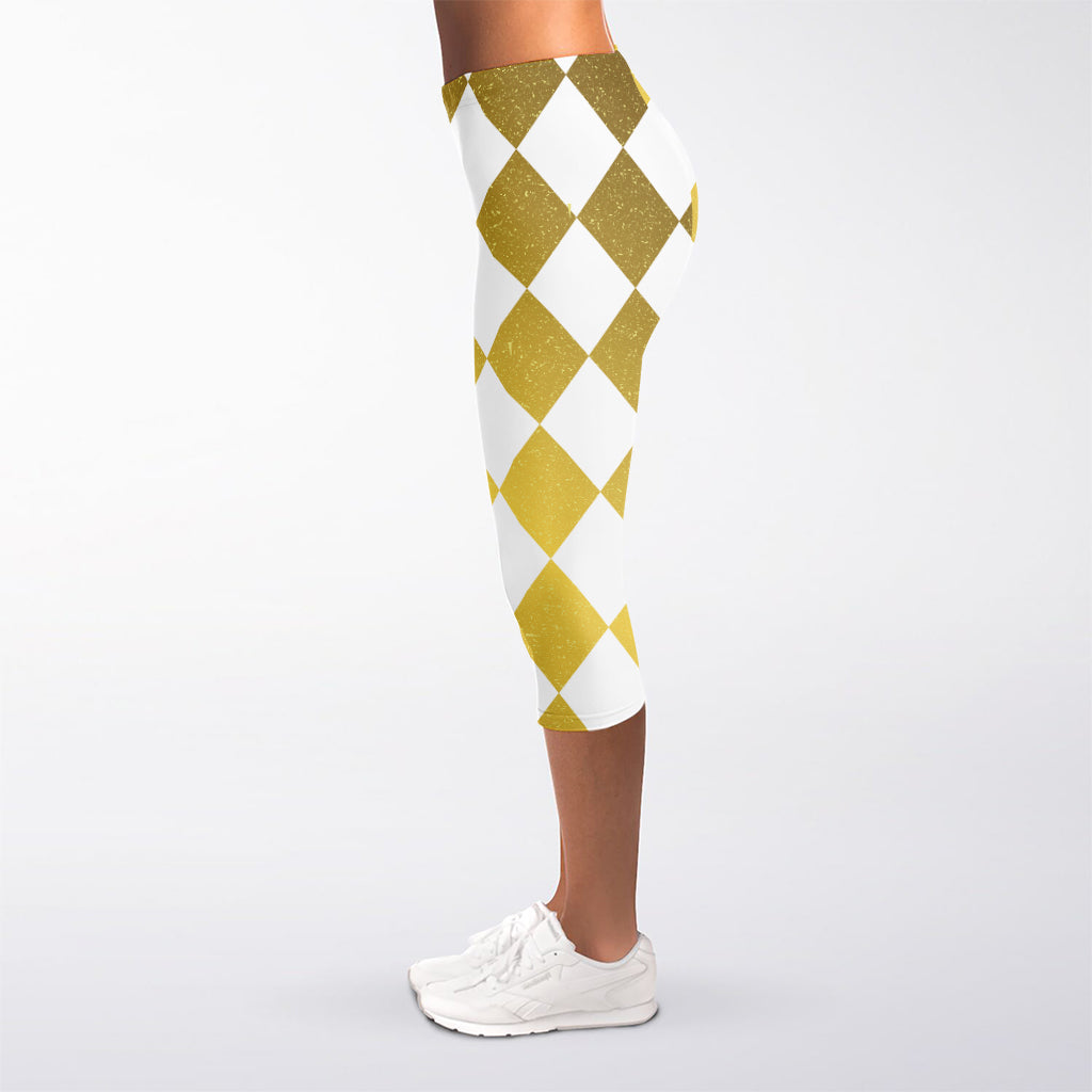 White And Gold Harlequin Pattern Print Women's Capri Leggings