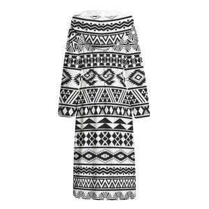 White And Grey Aztec Pattern Print Hooded Bathrobe