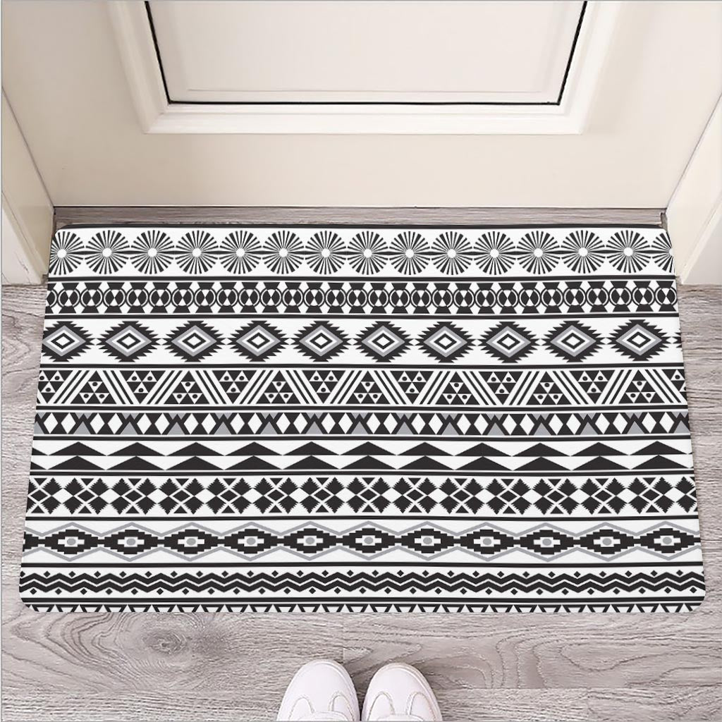 White And Grey Aztec Pattern Print Rubber Doormat