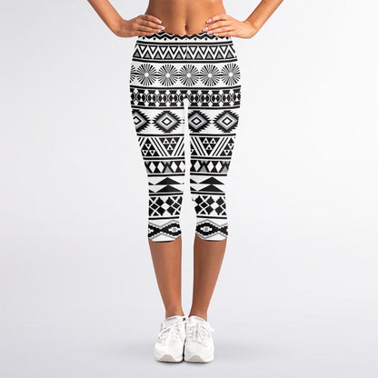 White And Grey Aztec Pattern Print Women's Capri Leggings