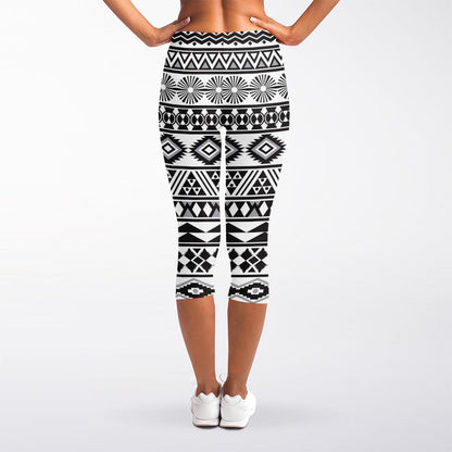 White And Grey Aztec Pattern Print Women's Capri Leggings