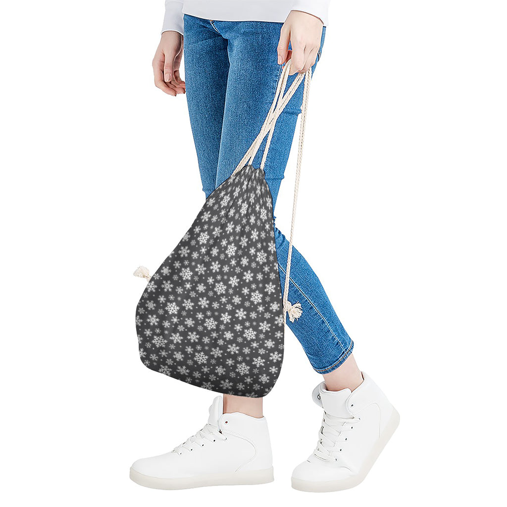 White And Grey Snowflake Pattern Print Drawstring Bag