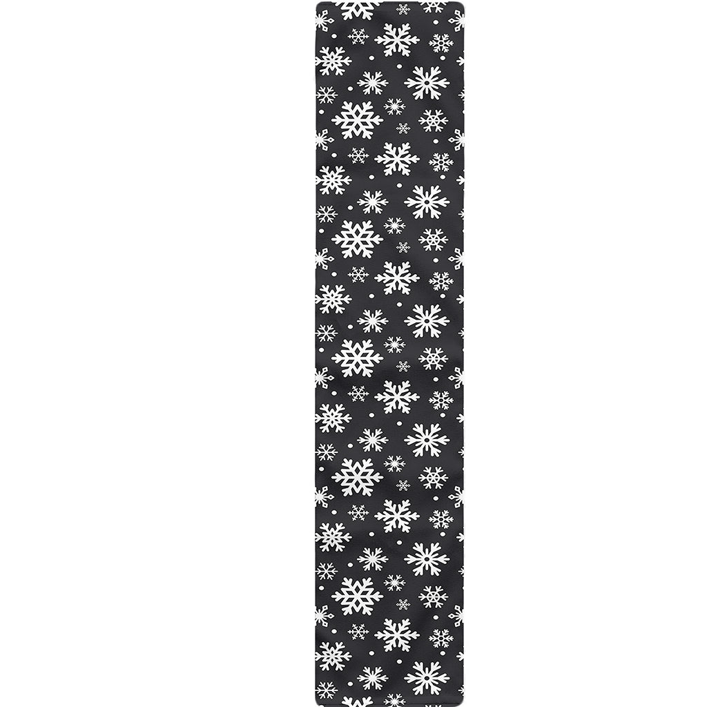 White And Grey Snowflake Pattern Print Table Runner