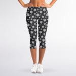 White And Grey Snowflake Pattern Print Women's Capri Leggings