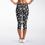 White And Grey Snowflake Pattern Print Women's Capri Leggings