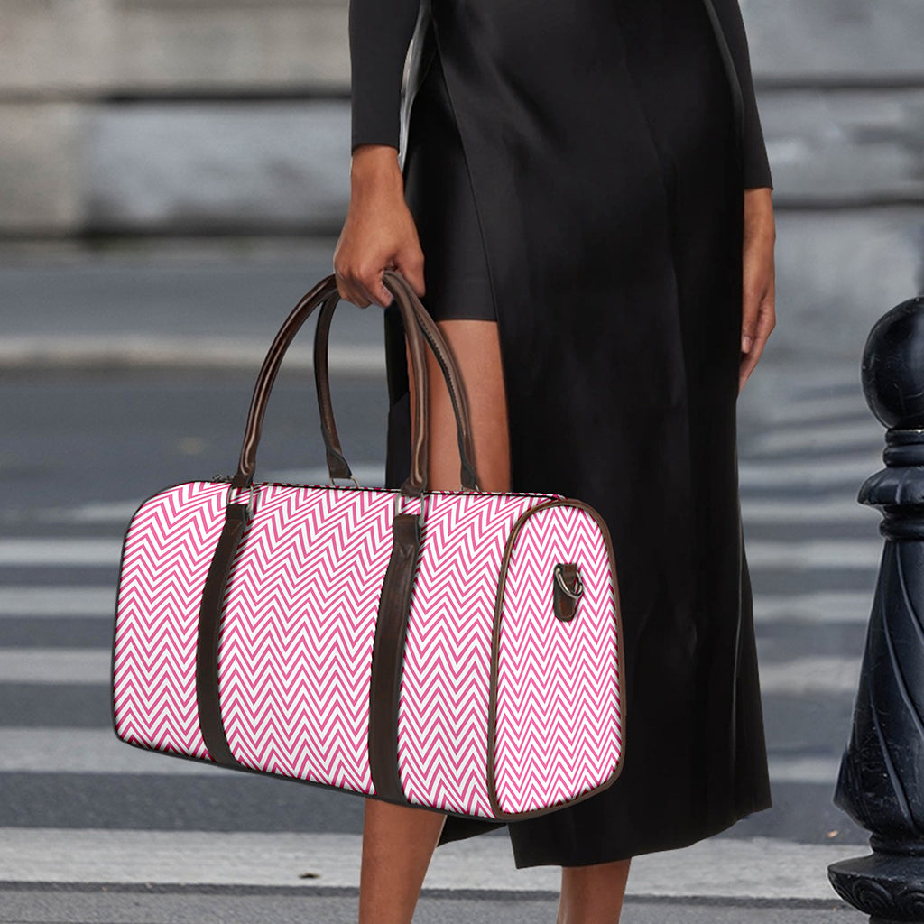 White And Pink Zigzag Pattern Print Duffle Bag