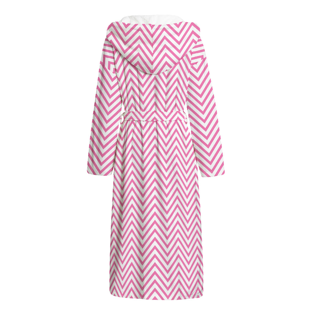 White And Pink Zigzag Pattern Print Hooded Bathrobe