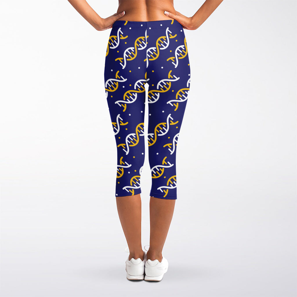 White And Yellow DNA Pattern Print Women's Capri Leggings
