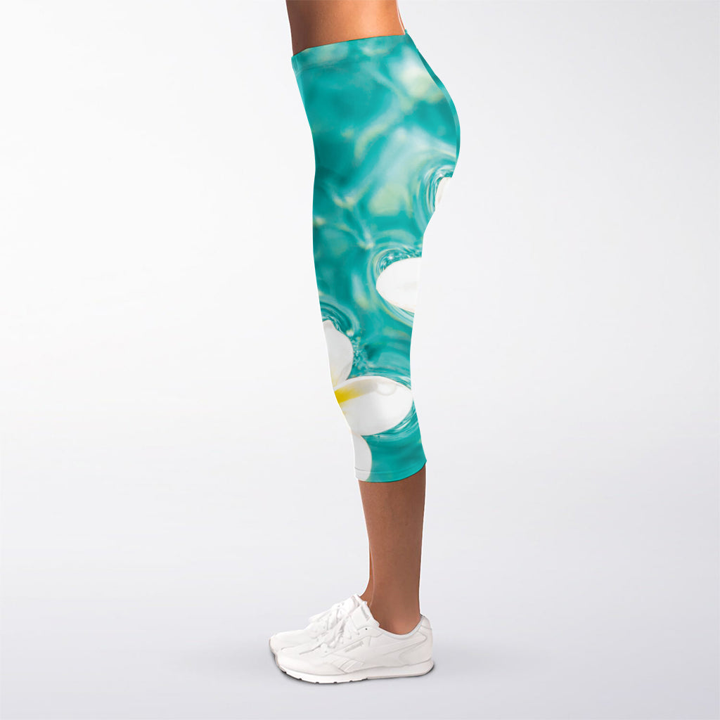 White And Yellow Plumeria In Water Print Women's Capri Leggings