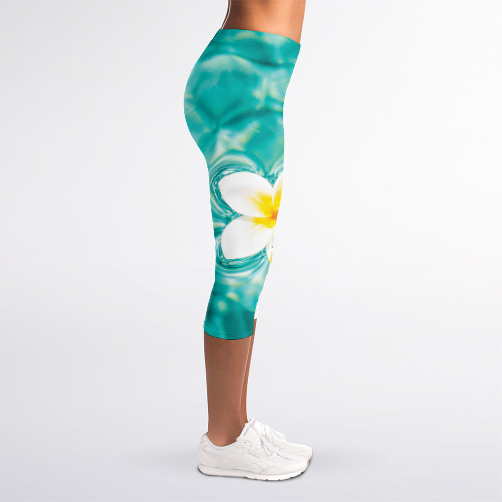 White And Yellow Plumeria In Water Print Women's Capri Leggings