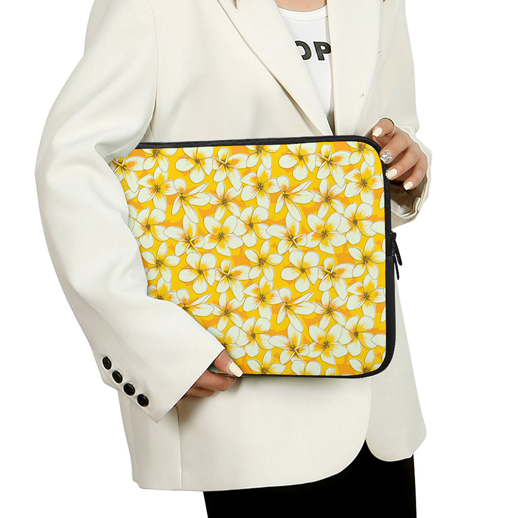 White And Yellow Plumeria Pattern Print Laptop Sleeve