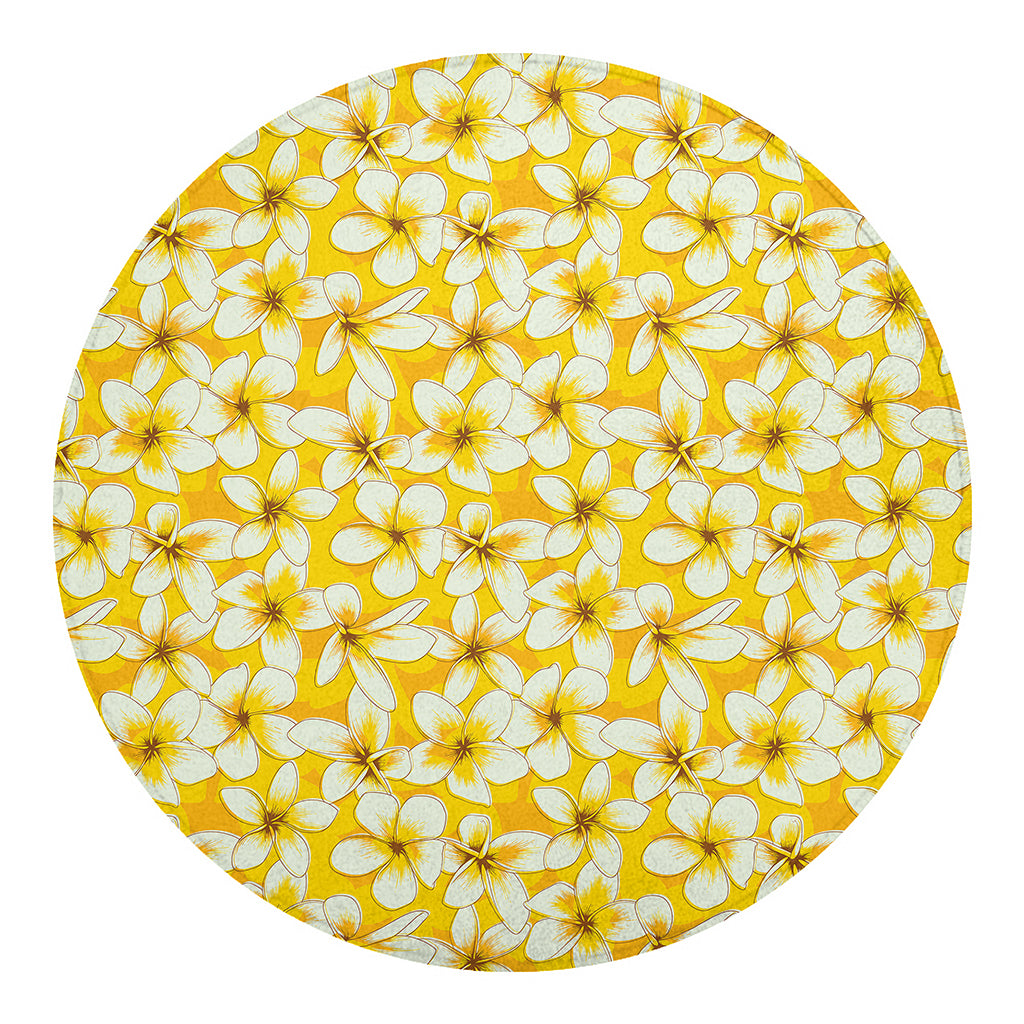 White And Yellow Plumeria Pattern Print Round Blanket