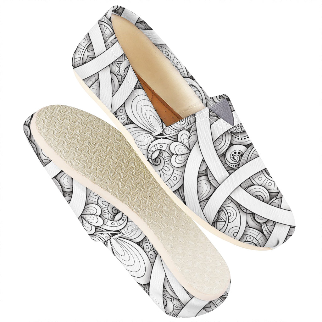 White Celtic Trinity Knot Symbol Print Casual Shoes