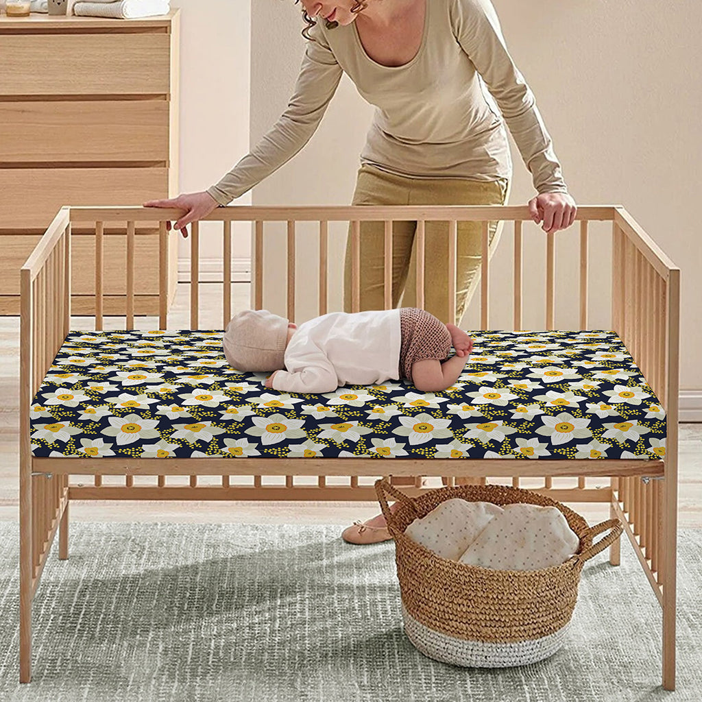 White Daffodil Flower Pattern Print Baby Crib Sheet