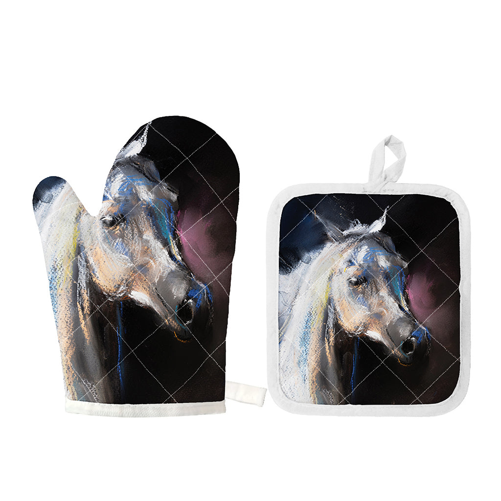 White Horse Portrait Print Oven Mitt And Pot Holder Set