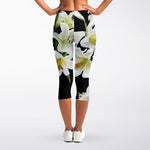 White Lily Print Women's Capri Leggings