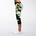White Lily Print Women's Capri Leggings