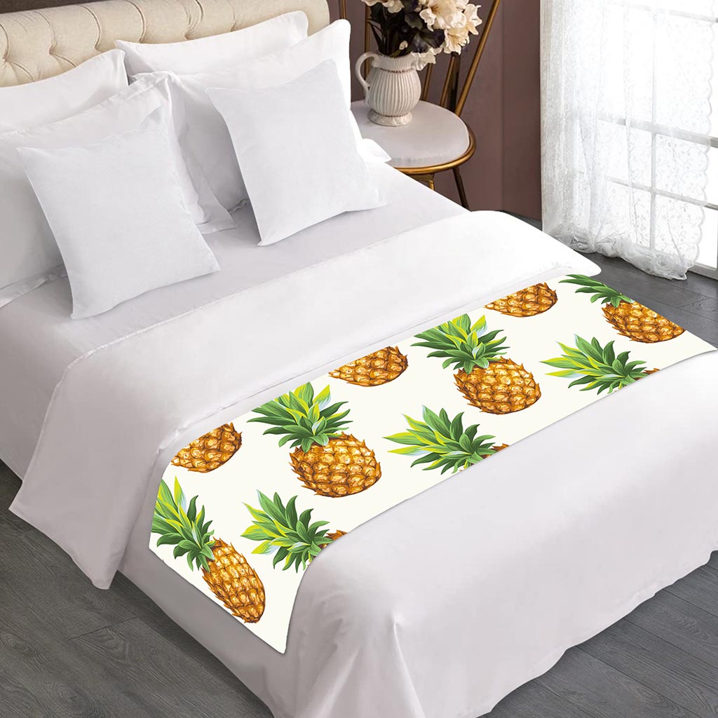 White Pineapple Pattern Print Bed Runner
