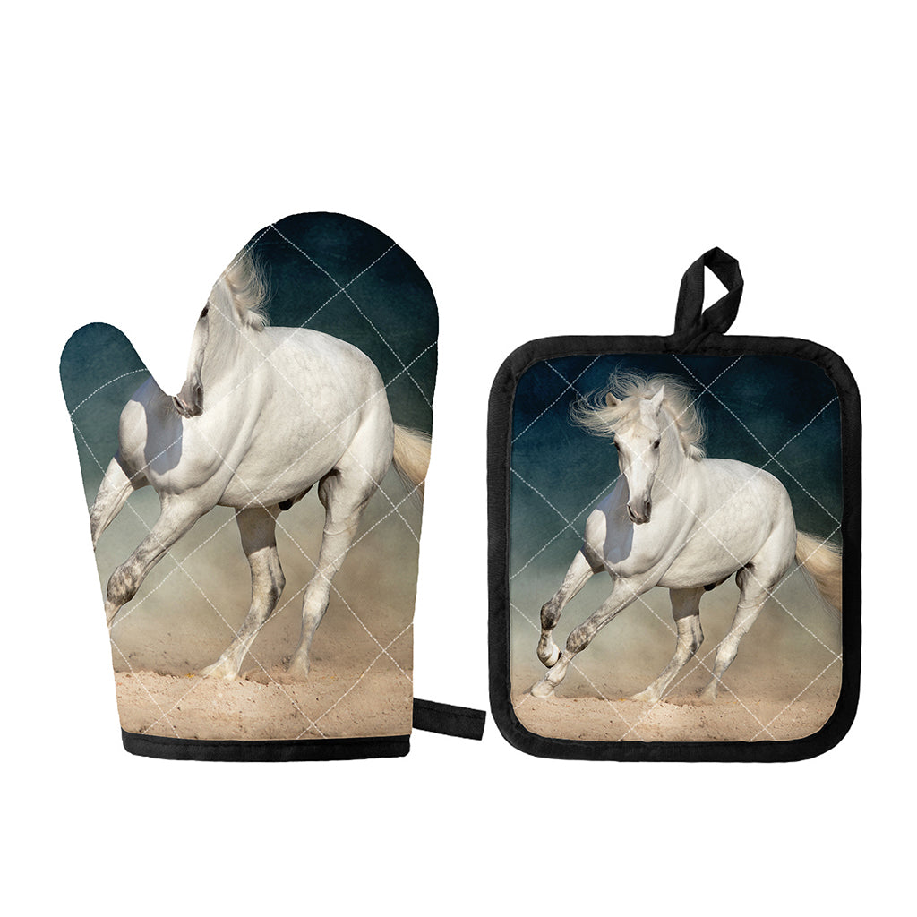 White Stallion Horse Print Oven Mitt And Pot Holder Set