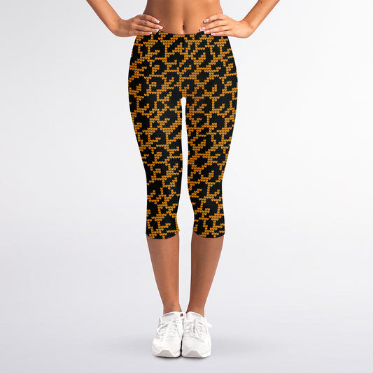 Wild Leopard Knitted Pattern Print Women's Capri Leggings