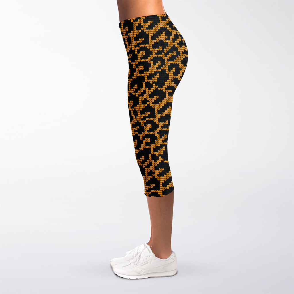 Wild Leopard Knitted Pattern Print Women's Capri Leggings