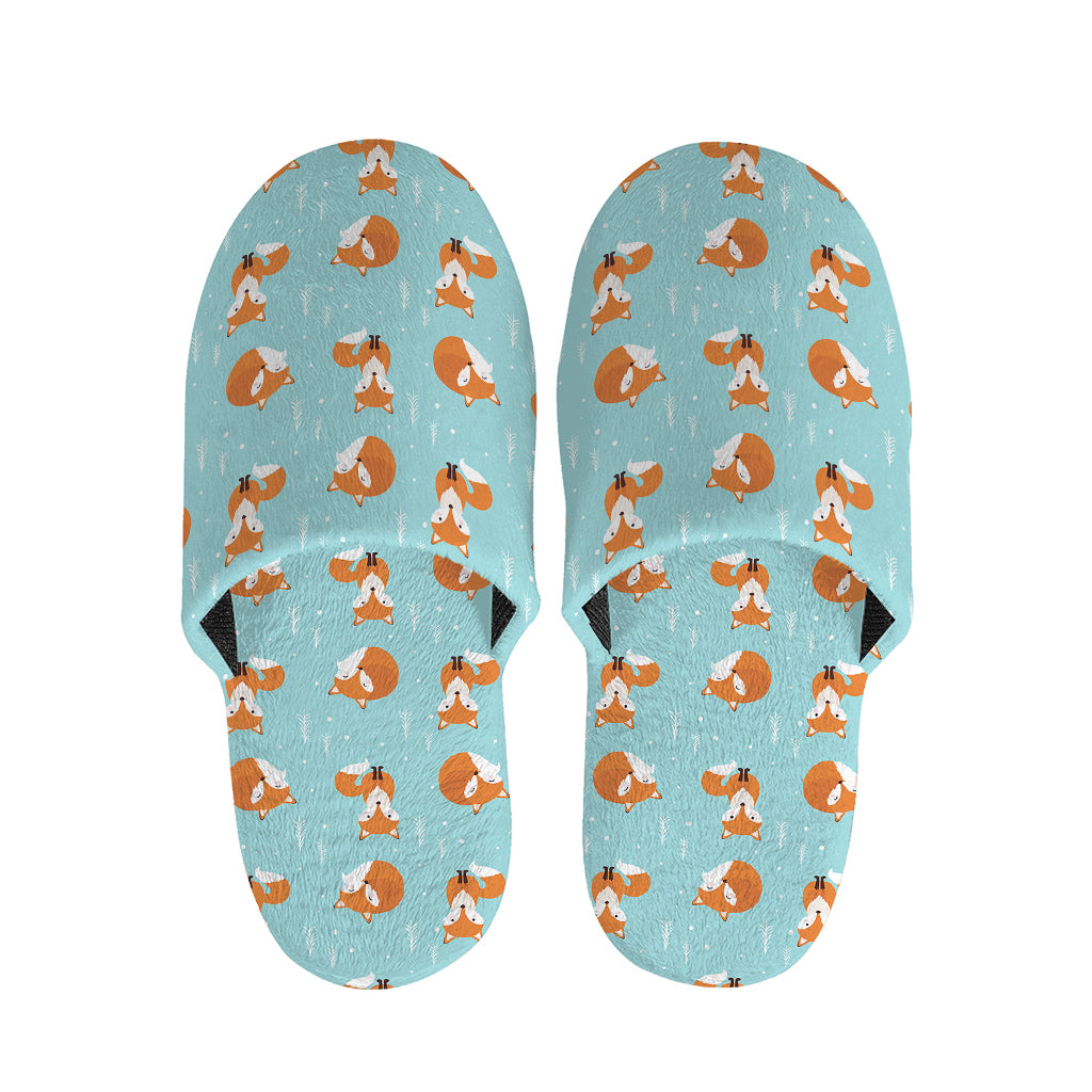 Winter Fox Pattern Print Slippers