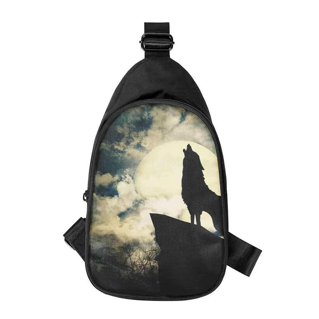 Wolf Howling At The Full Moon Print Chest Bag